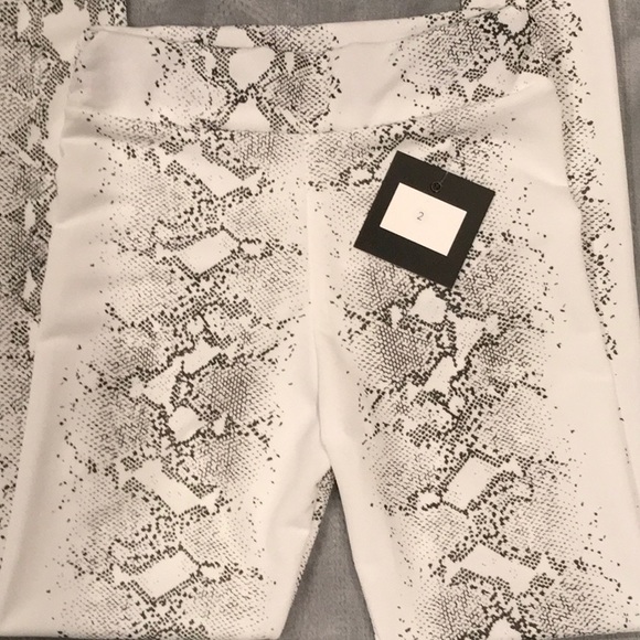 High waist snake print leggings🔥 size 4 - Picture 8 of 8